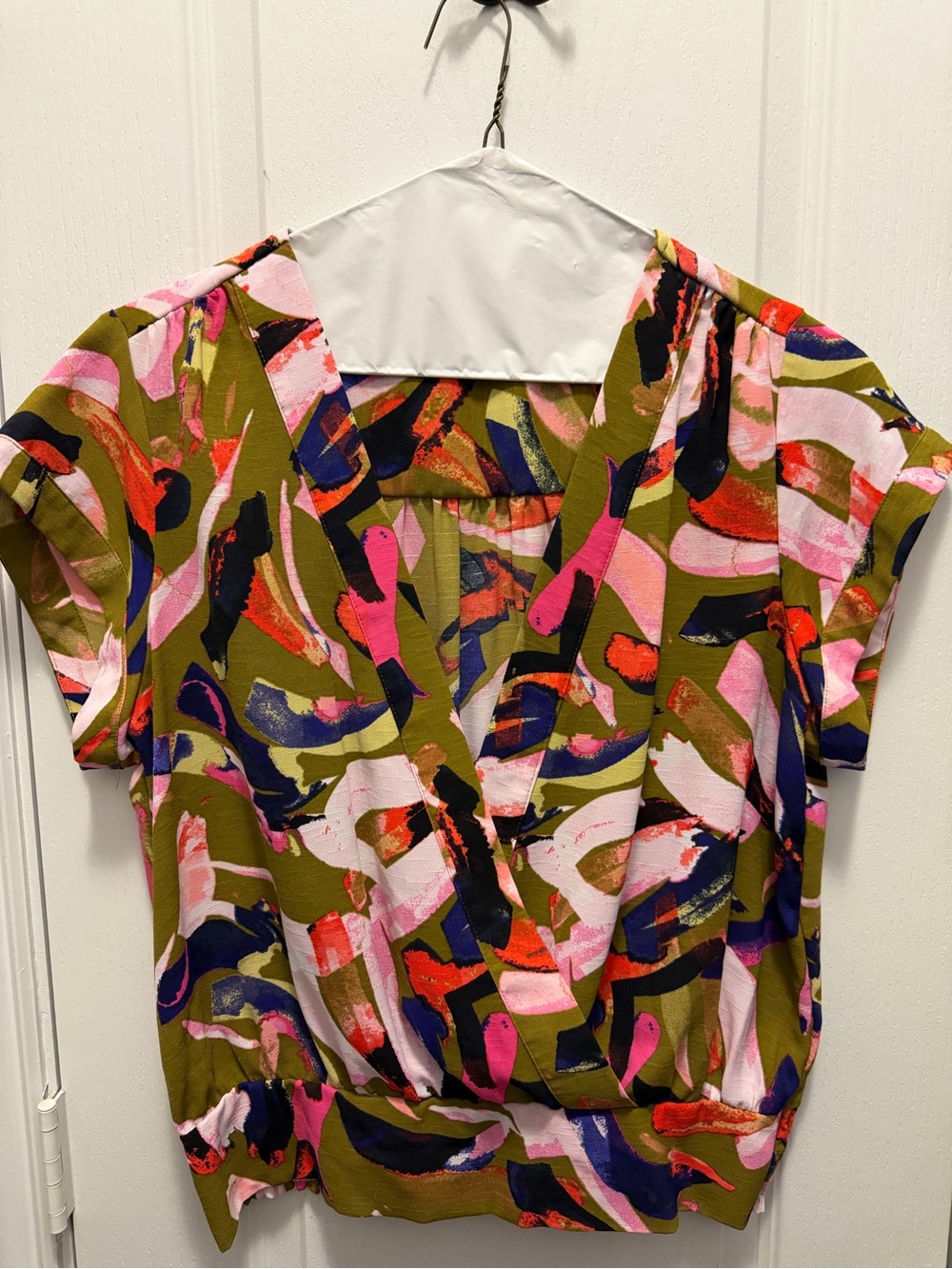 Nine West Olive Abstract V-Neck Top with Pink, Navy & Coral Brushstrokes